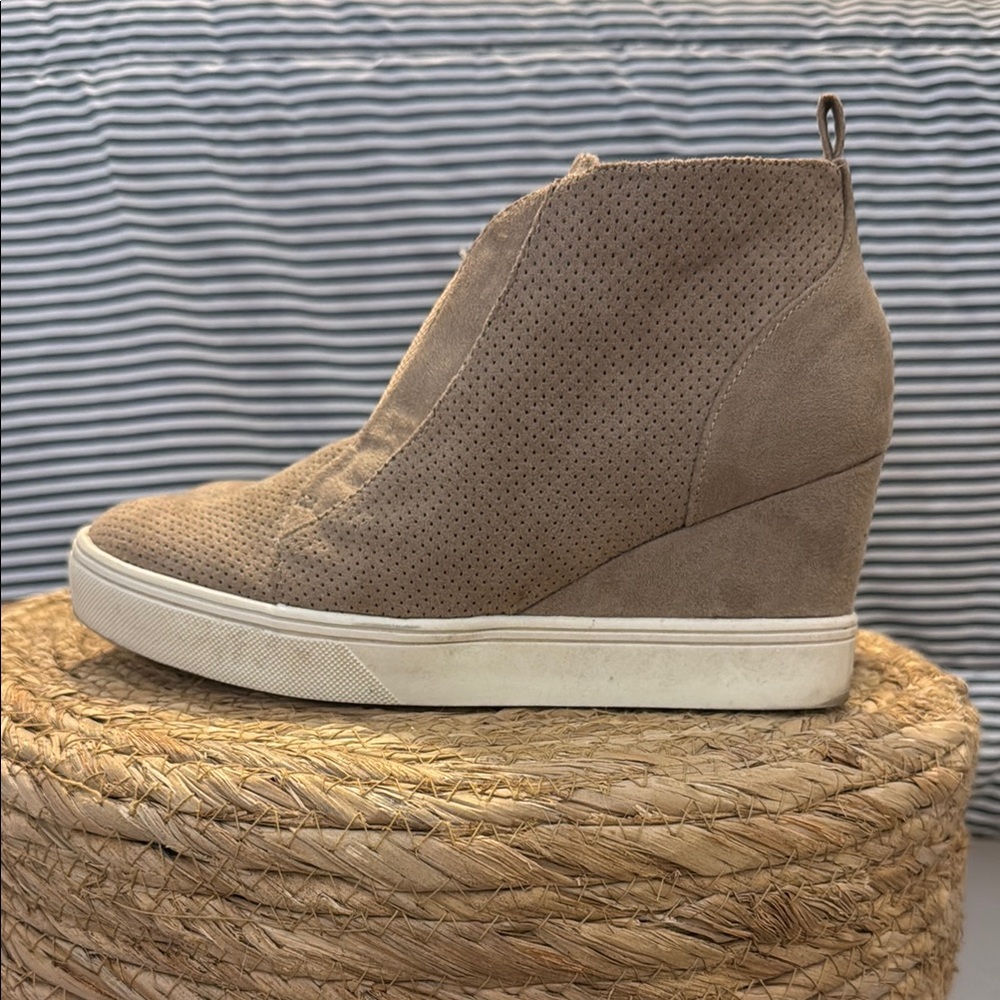 Women's Tan Wedge Ankle Boots